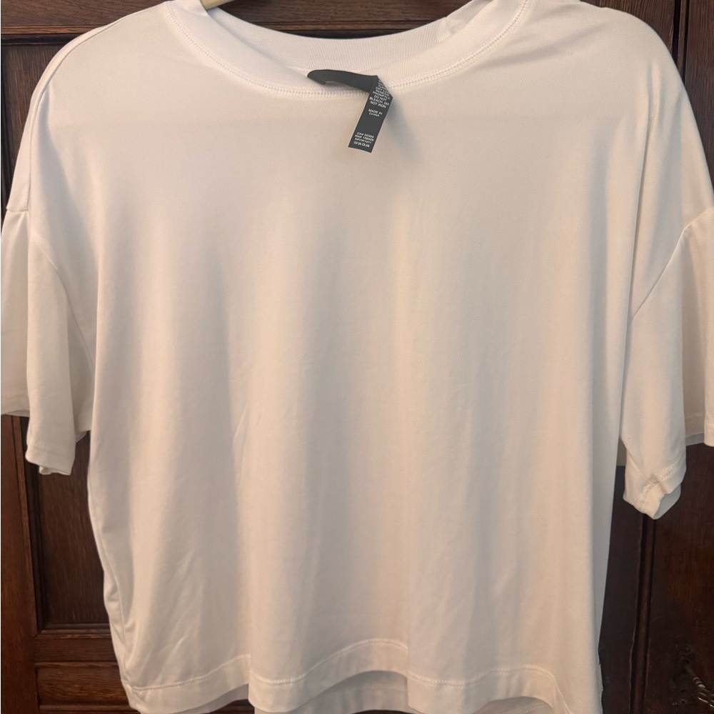 Vuori White Short Sleeve Energy Tee